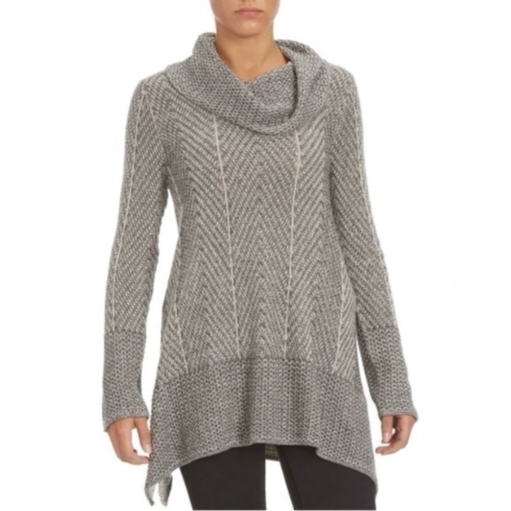 Eight eight eight   Shark Hem Herringbone cowl neck Sweater small